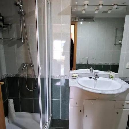 Piso Amplio Y Centrico En Dena Daire Meaño
