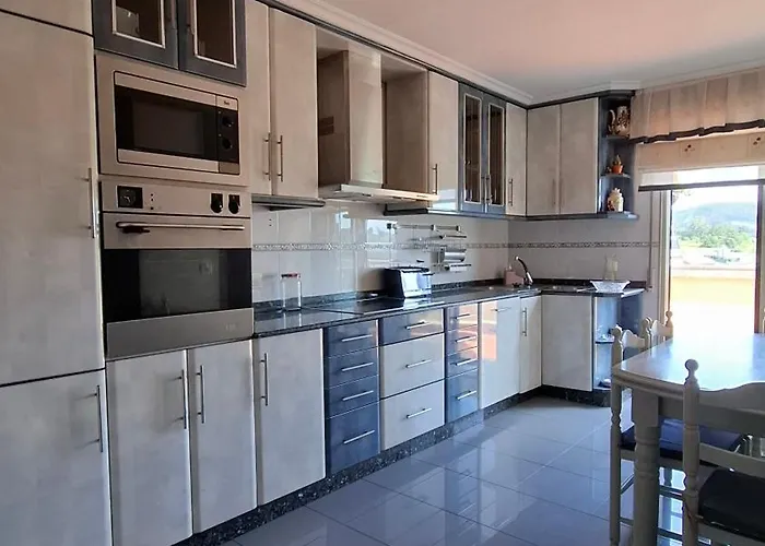 Piso Amplio Y Centrico En Dena * Meaño